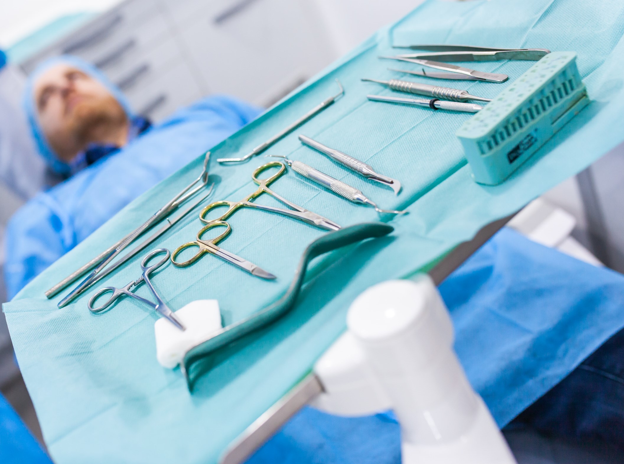 cirugía oral en Burjassot - herramientas