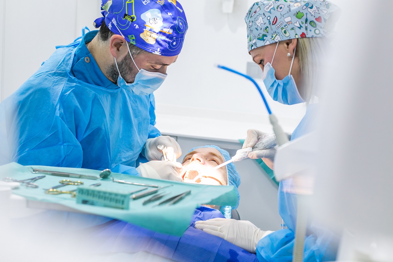 cirugía oral en Burjassot - personas
