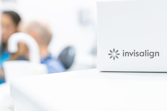 ortodoncia con férulas en Burjassot - Invisalign