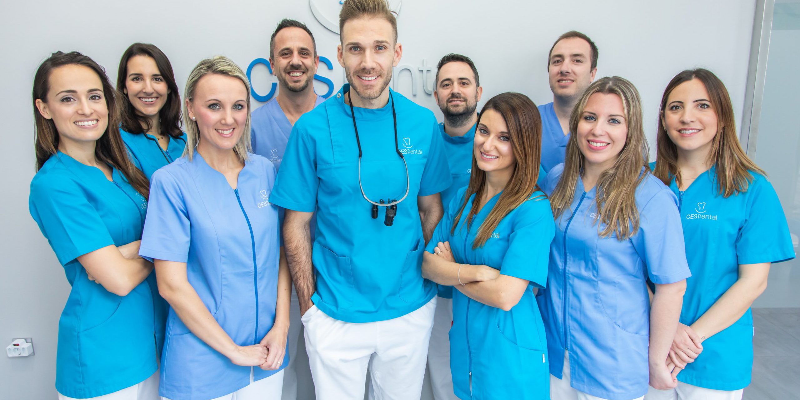 limpieza dental en Burjassot – equipo limpieza dental en Burjassot - equipo