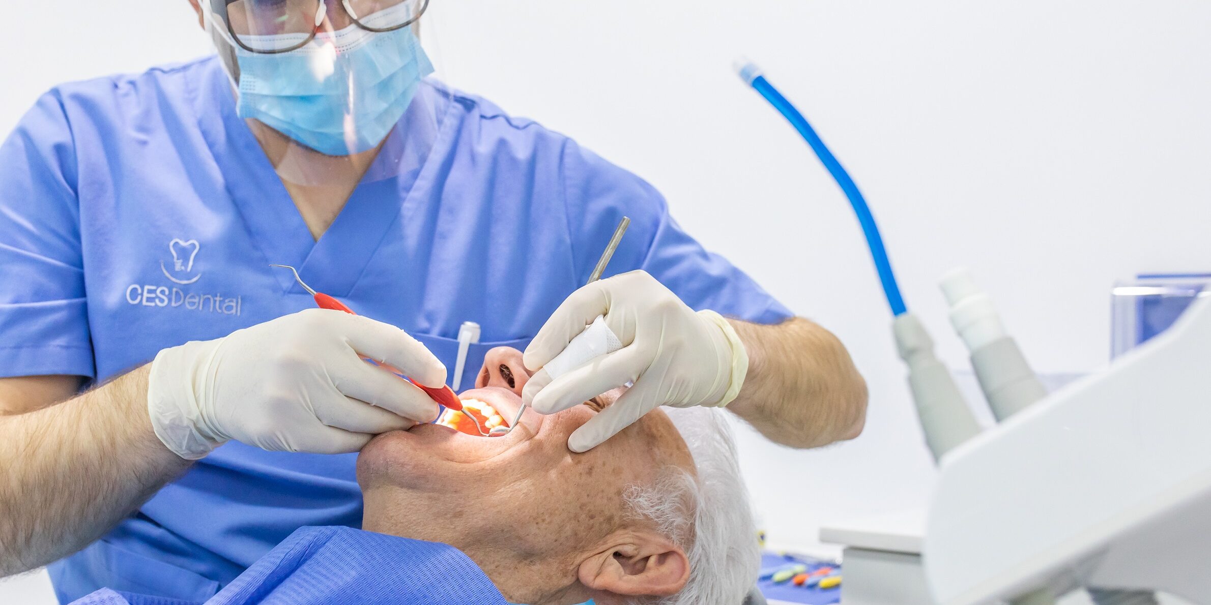 limpieza dental en Burjassot - instrumentos