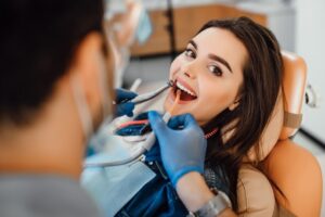 implante dental inmediato en valencia mujer