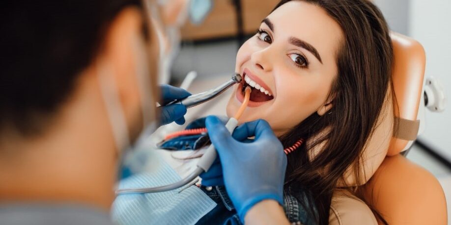 implante dental inmediato en valencia mujer